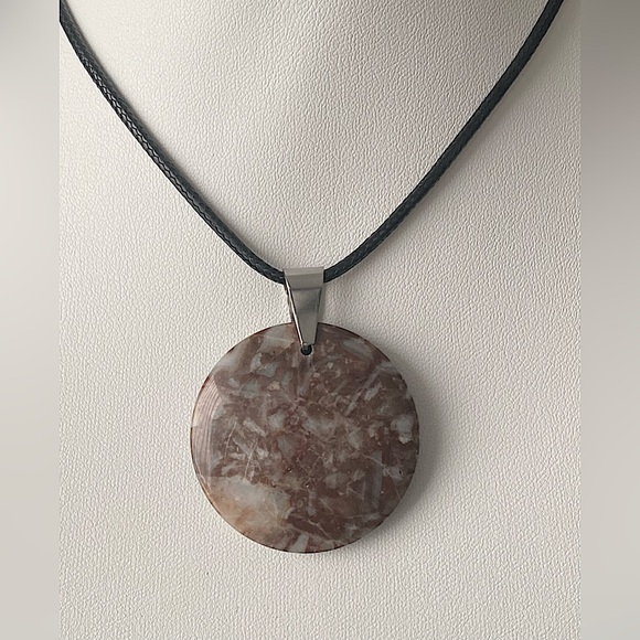 Agate Pendant Necklace - Picture 3 of 4